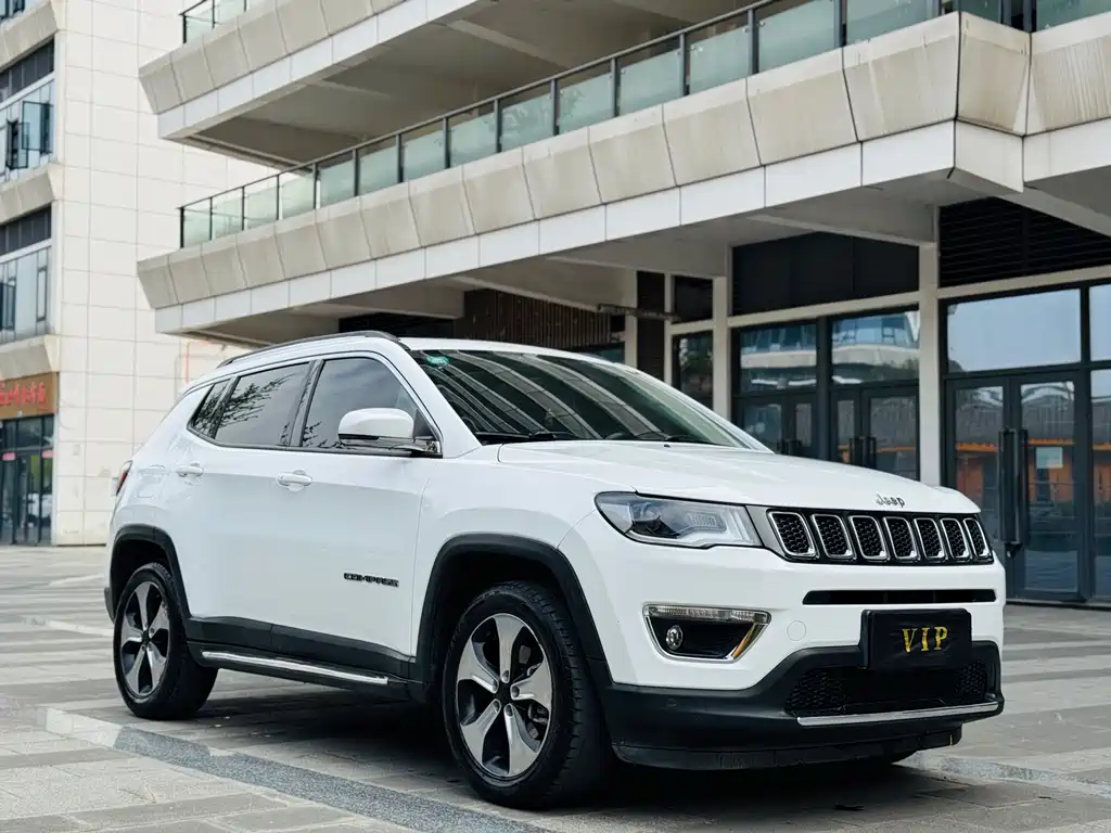 Jeep Compass 2017 — фото 3