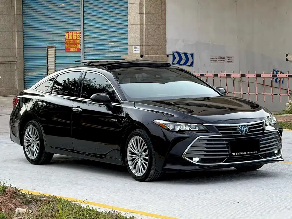 Toyota Avalon 2019 — фото 1