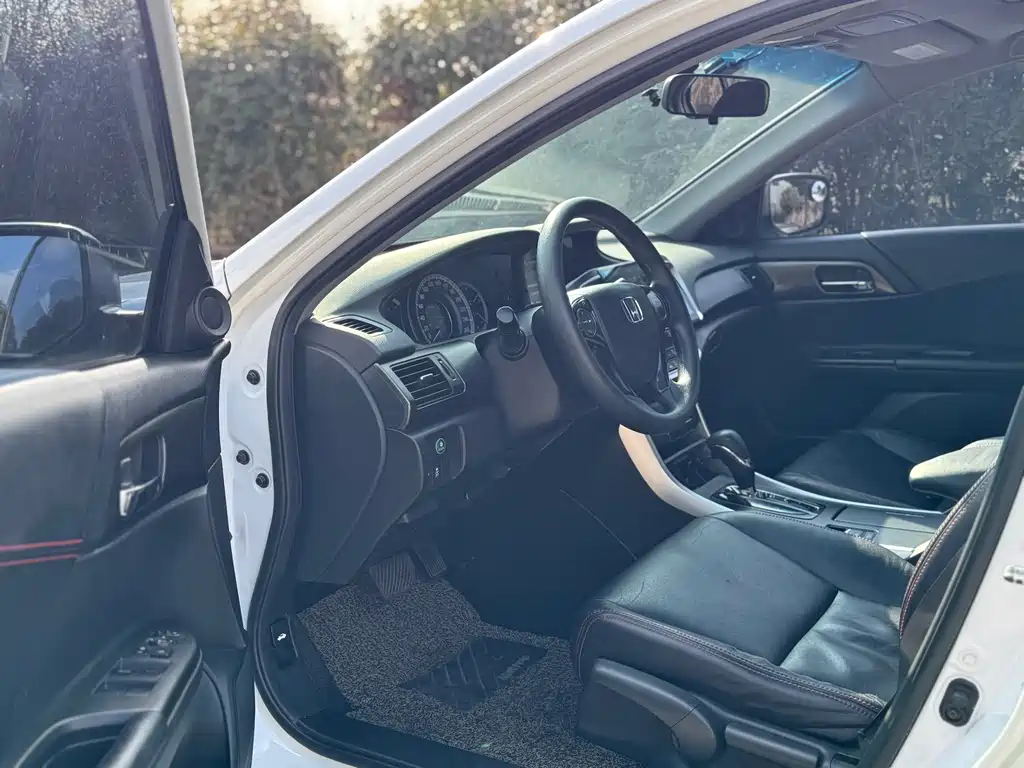 Honda Accord 2015 — фото 8