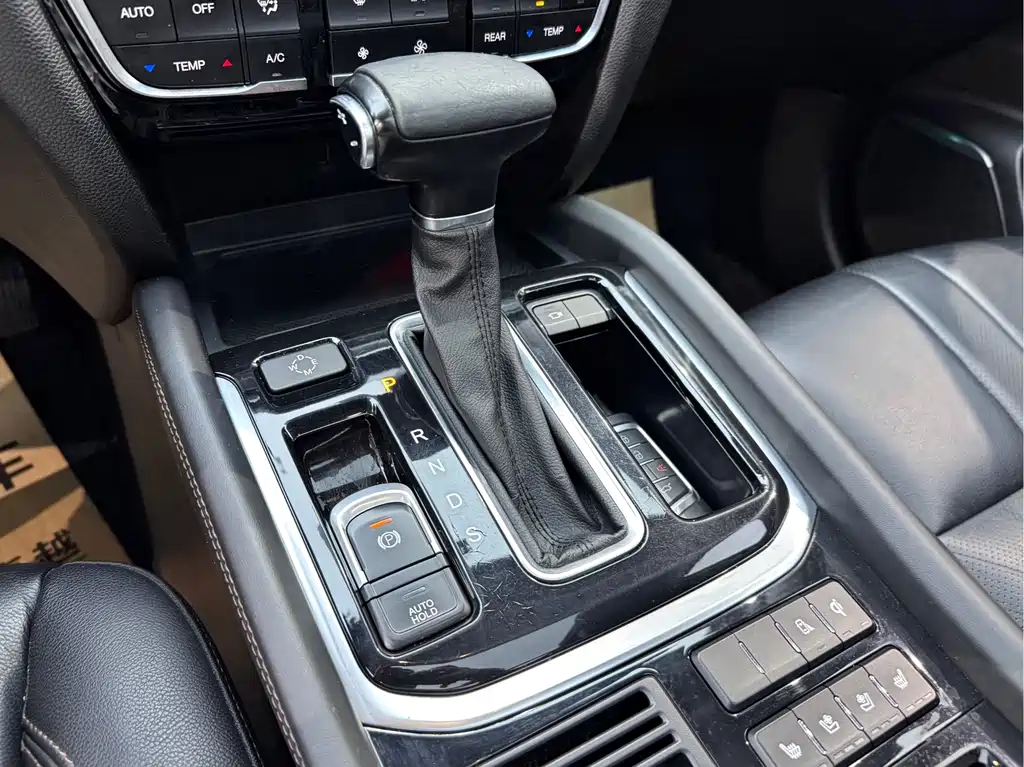 GAC Trumpchi GS8 2018 — фото 15