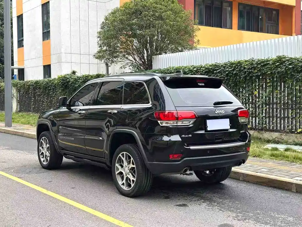 Jeep Grand Cherokee 2021 — фото 3