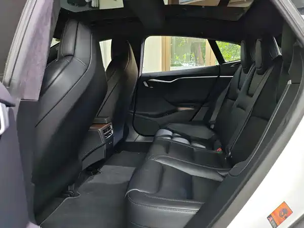 Tesla Model S 2018