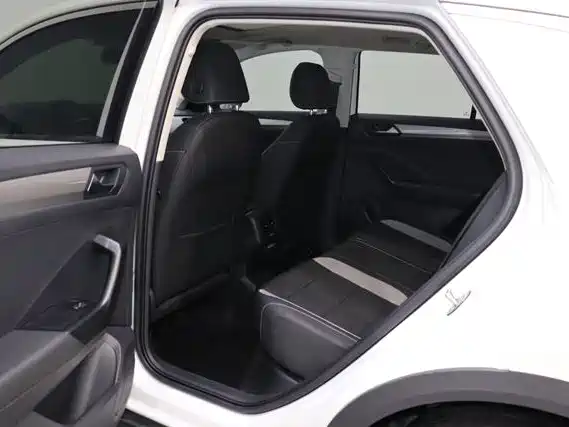 Volkswagen T-Roc 2021 — фото 16