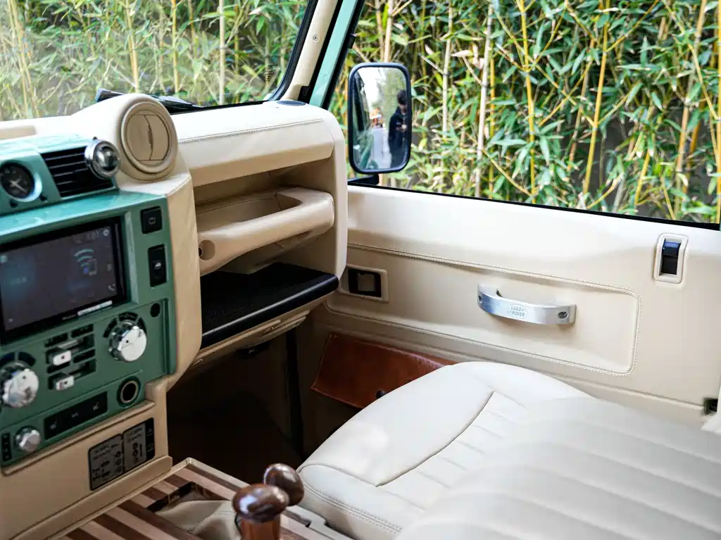 Land Rover Defender 2013 — фото 14