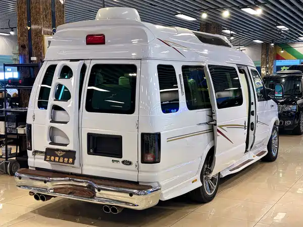 Ford E350 2011