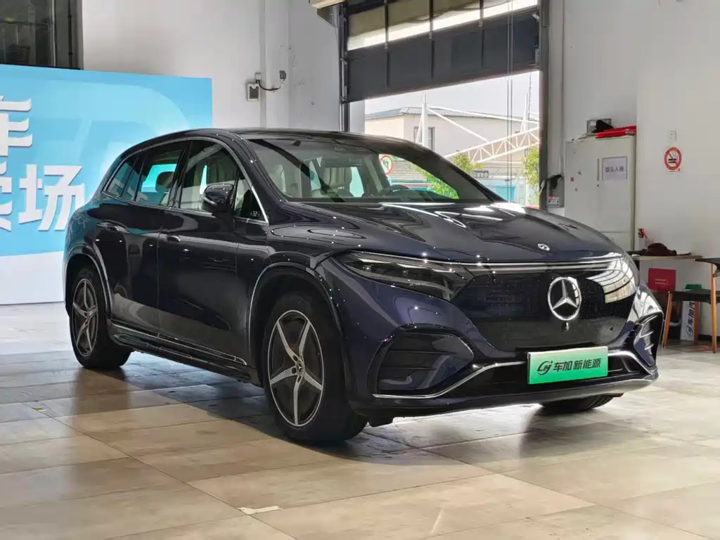 Mercedes-Benz EQS SUV 2023 — фото 3