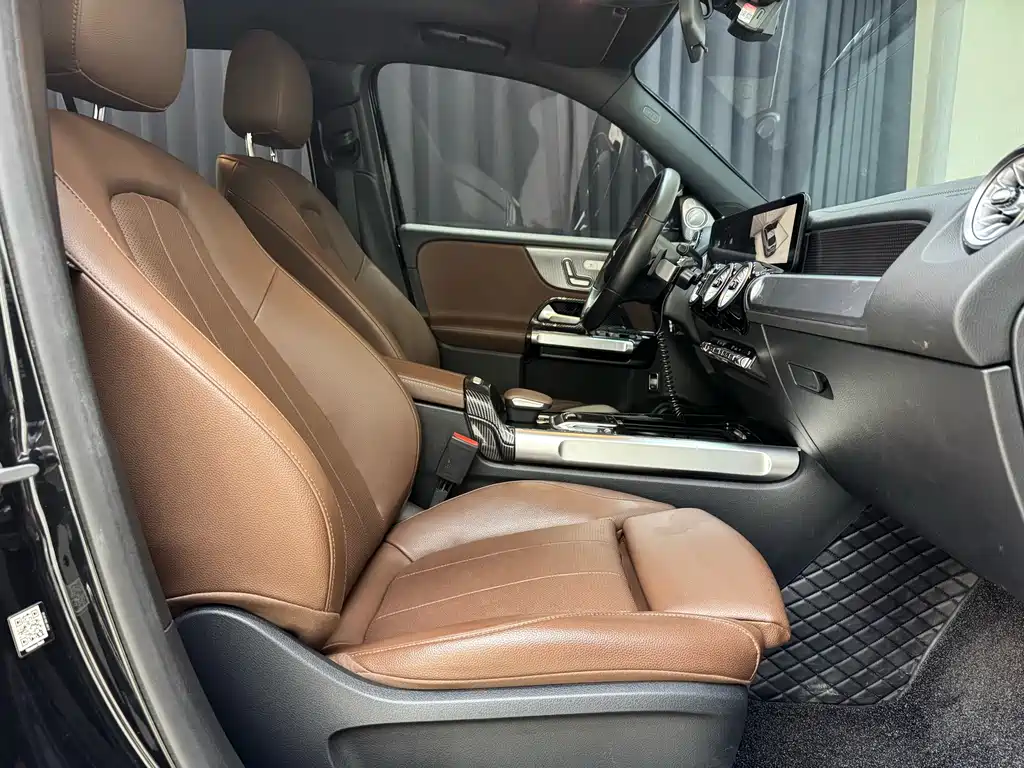 Mercedes-Benz GLB 2022 — фото 26