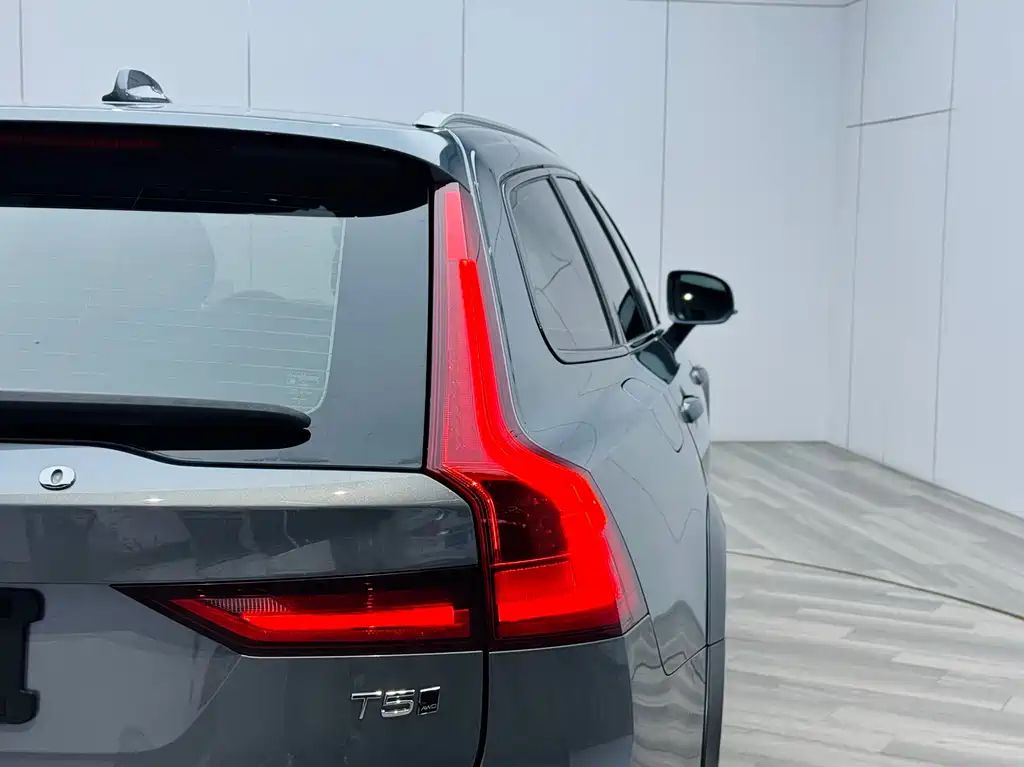 Volvo V90 2019 — фото 27