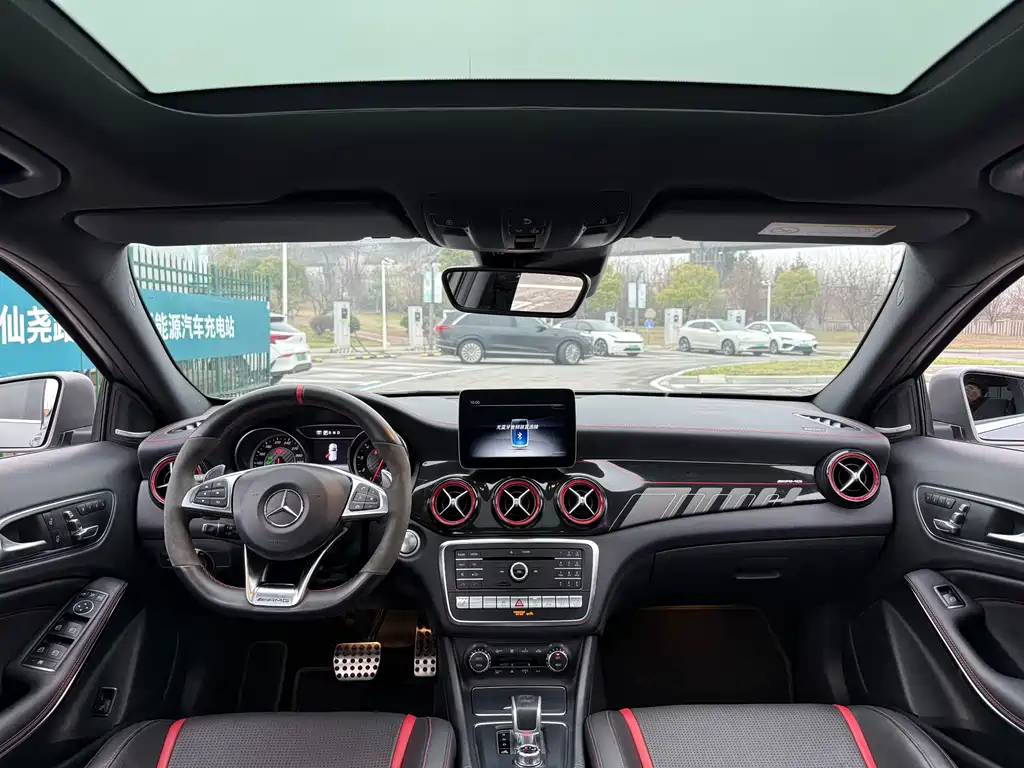 Mercedes-Benz GLA AMG 2018 — фото 9