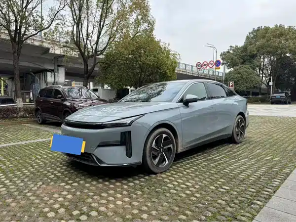 Geely Galaxy L6 2024