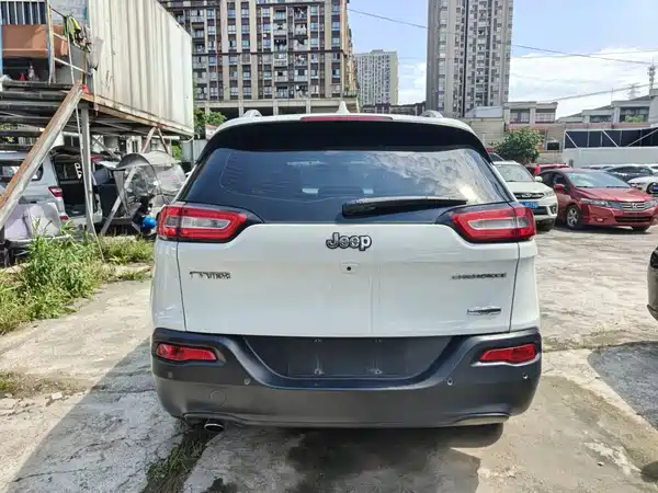 Jeep Cherokee 2016