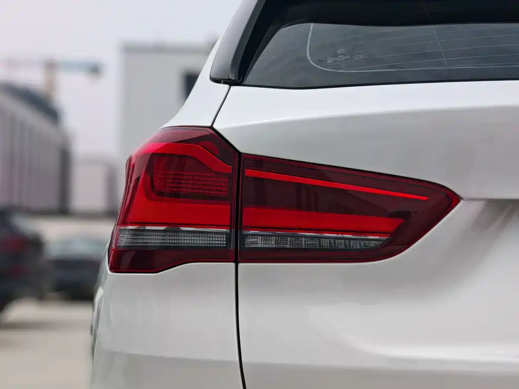BMW X1 2022 — фото 12