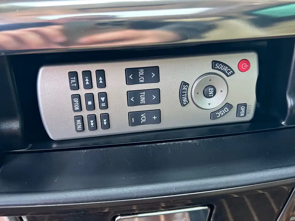 Toyota Alphard 2020 — фото 18