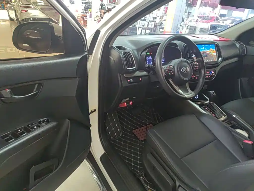Kia KX3 2017 — фото 16