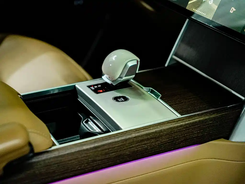 Land Rover Range Rover 2025 — фото 18