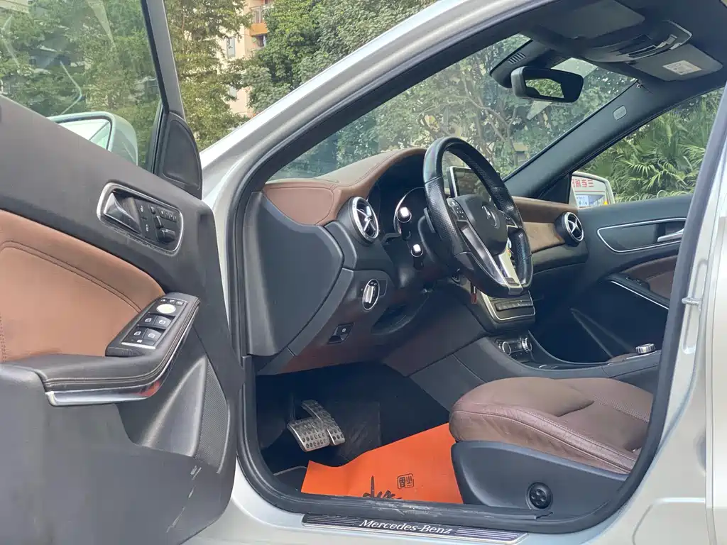 Mercedes-Benz GLA 2015 — фото 10