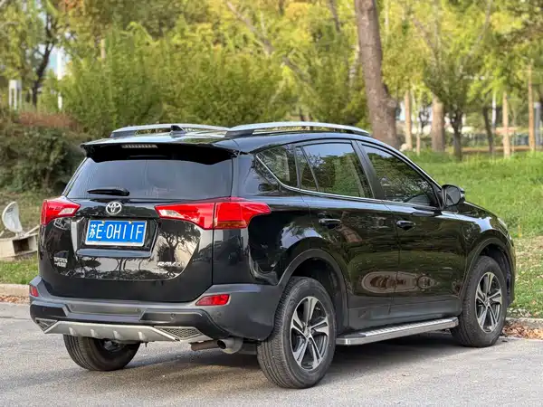 Toyota RAV4 2015