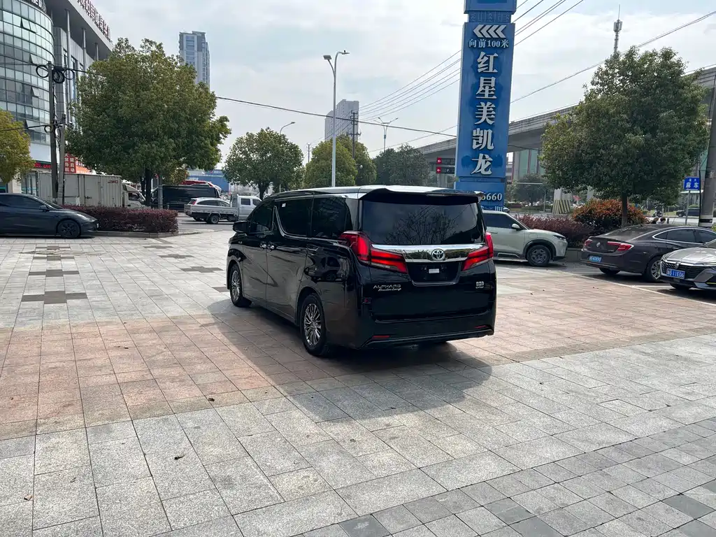 Toyota Alphard 2020 — фото 26