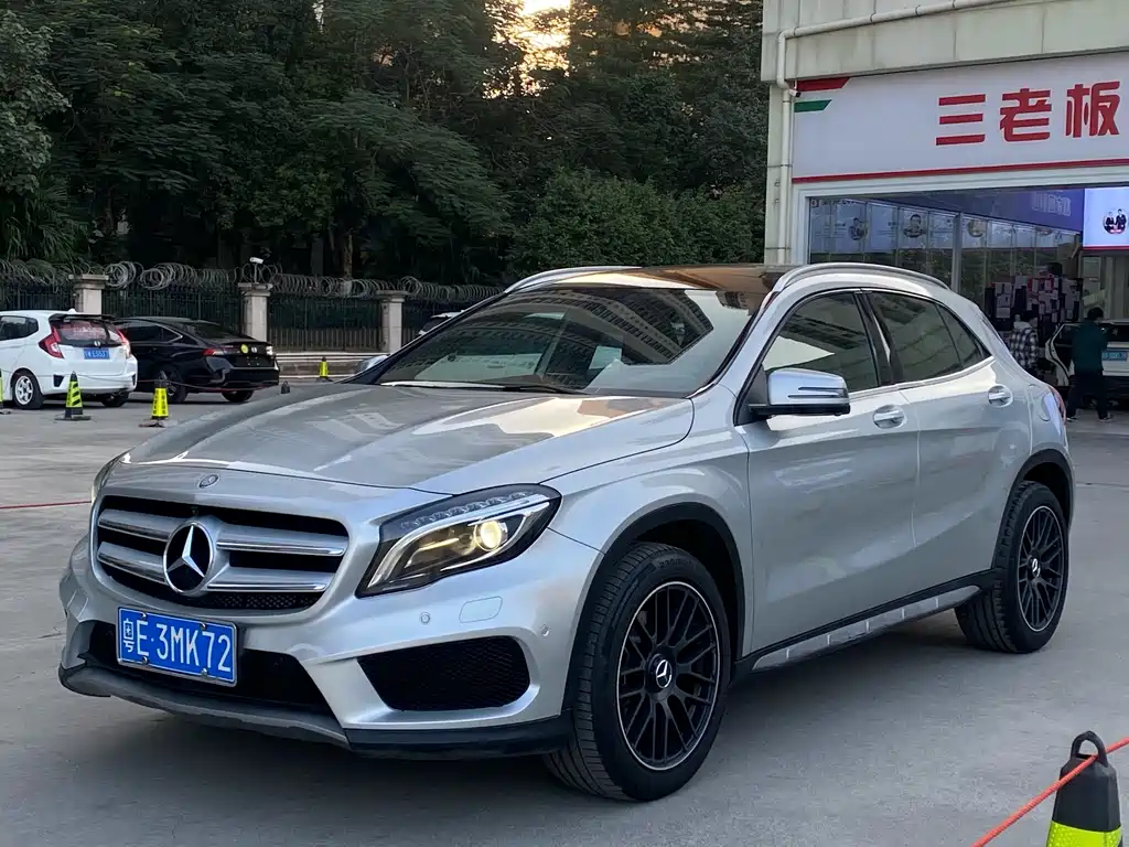 Mercedes-Benz GLA 2015 — фото 1