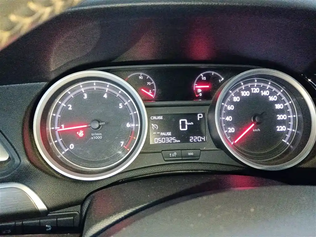 Peugeot 408 2015 — фото 12