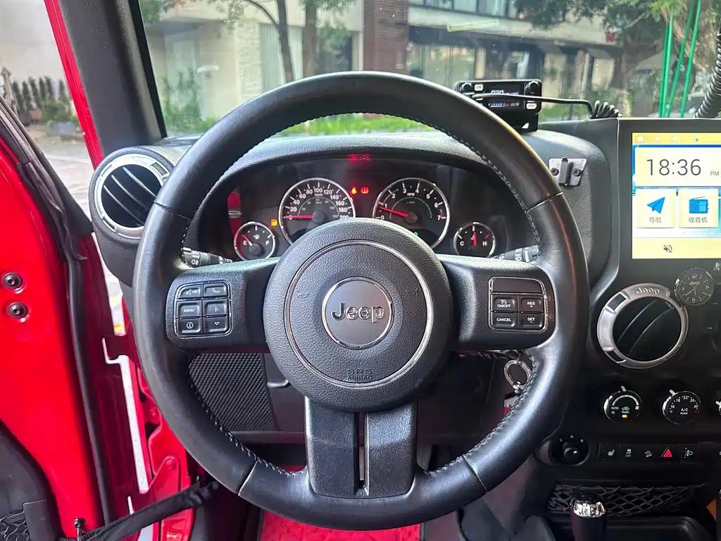 Jeep Wrangler 2018 — фото 7