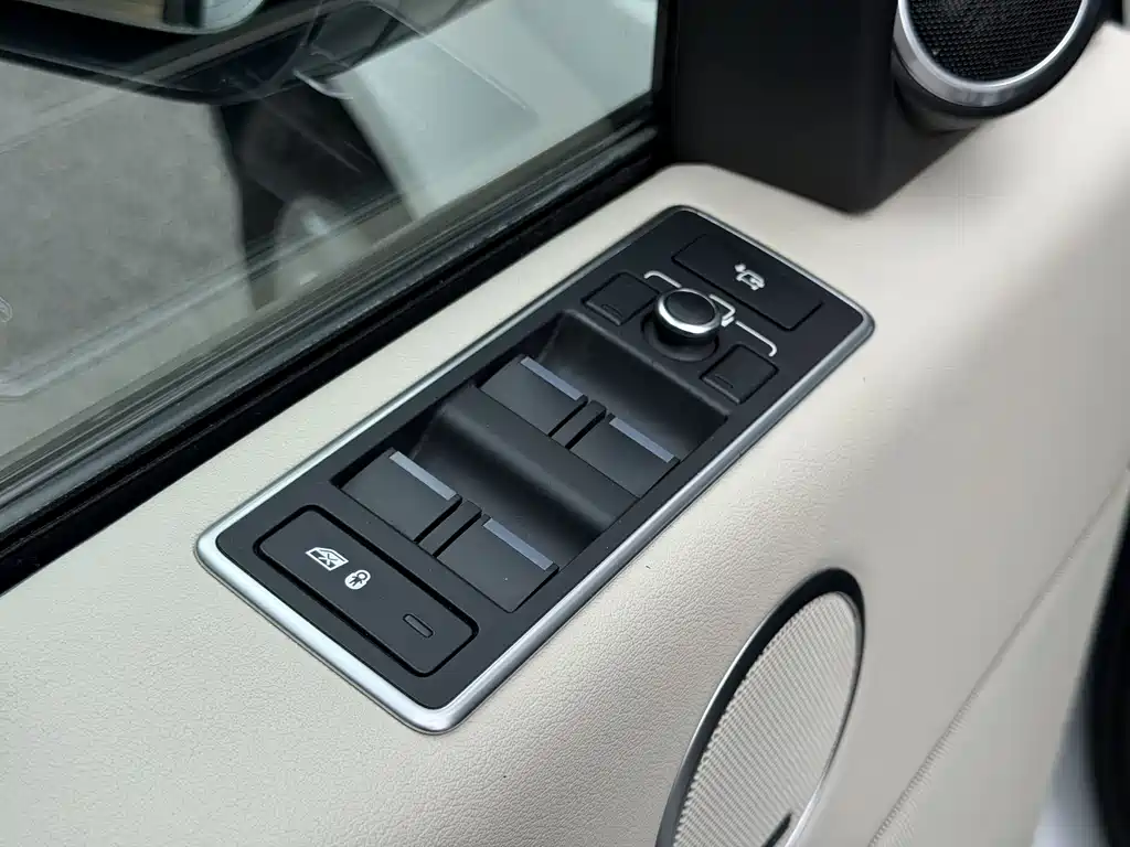 Land Rover Range Rover 2017 — фото 19