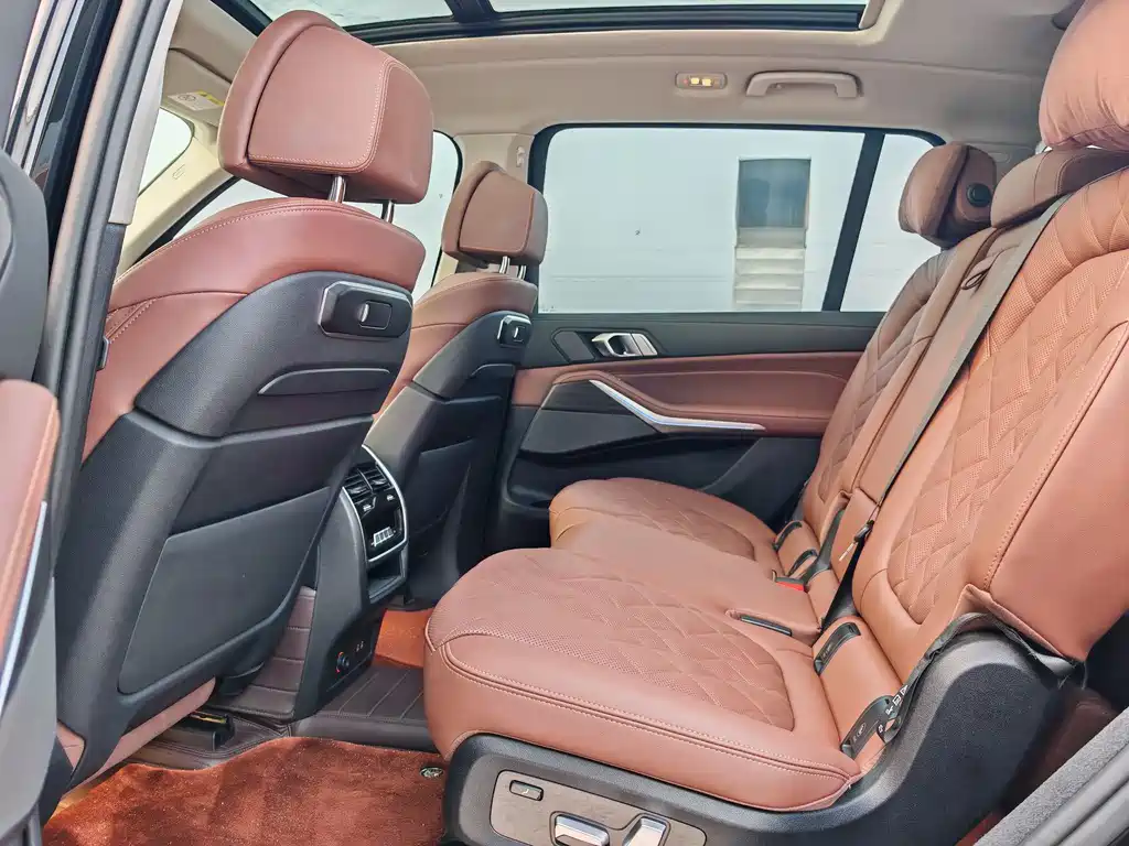 BMW X7 2024 — фото 17