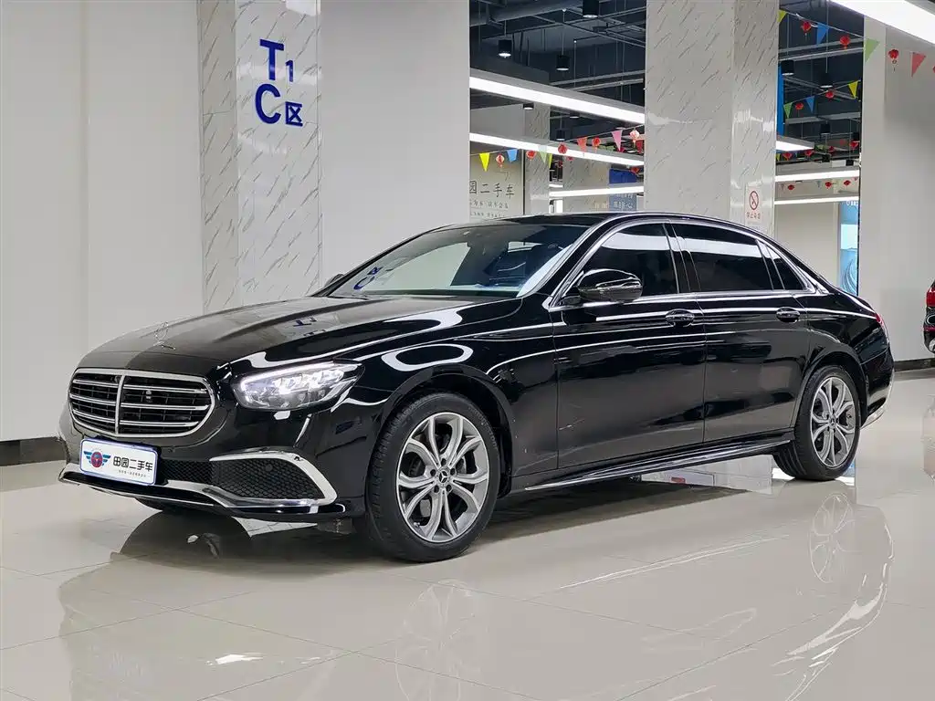 Mercedes-Benz E-Class 2023 — фото 1