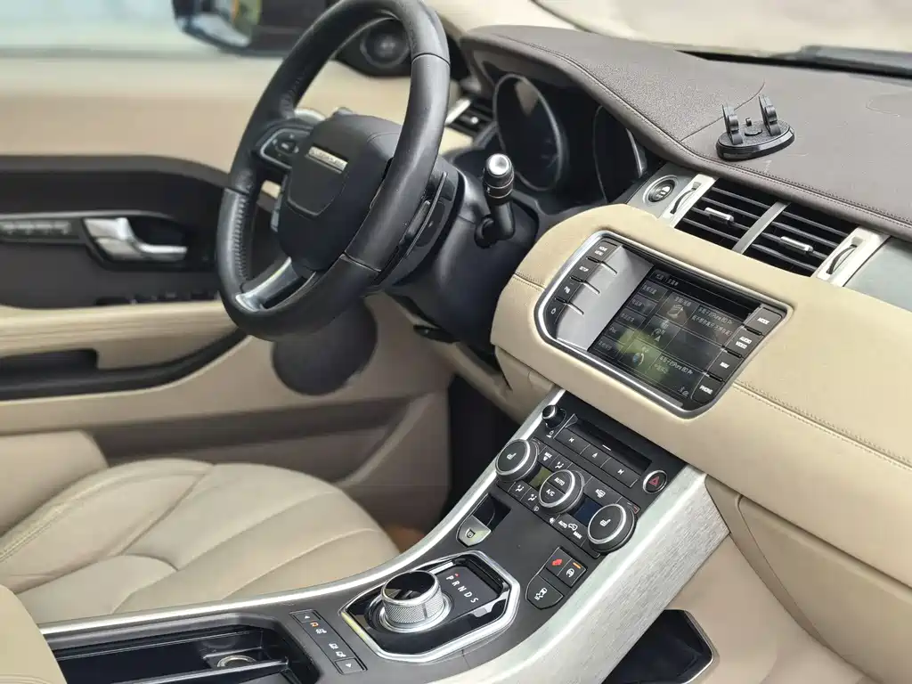Land Rover Evoque 2016 — фото 11