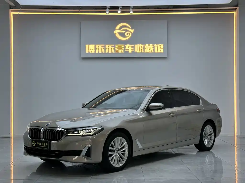 BMW 5 Series 2022 — фото 1
