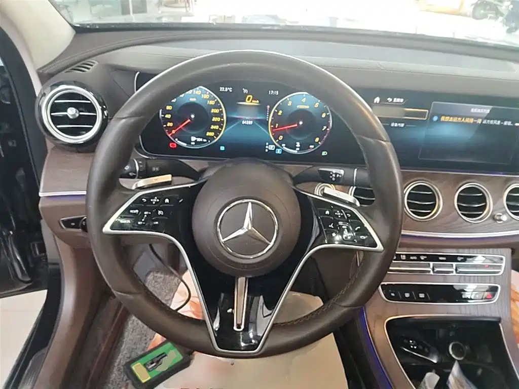 Mercedes-Benz E-Class 2022 — фото 11