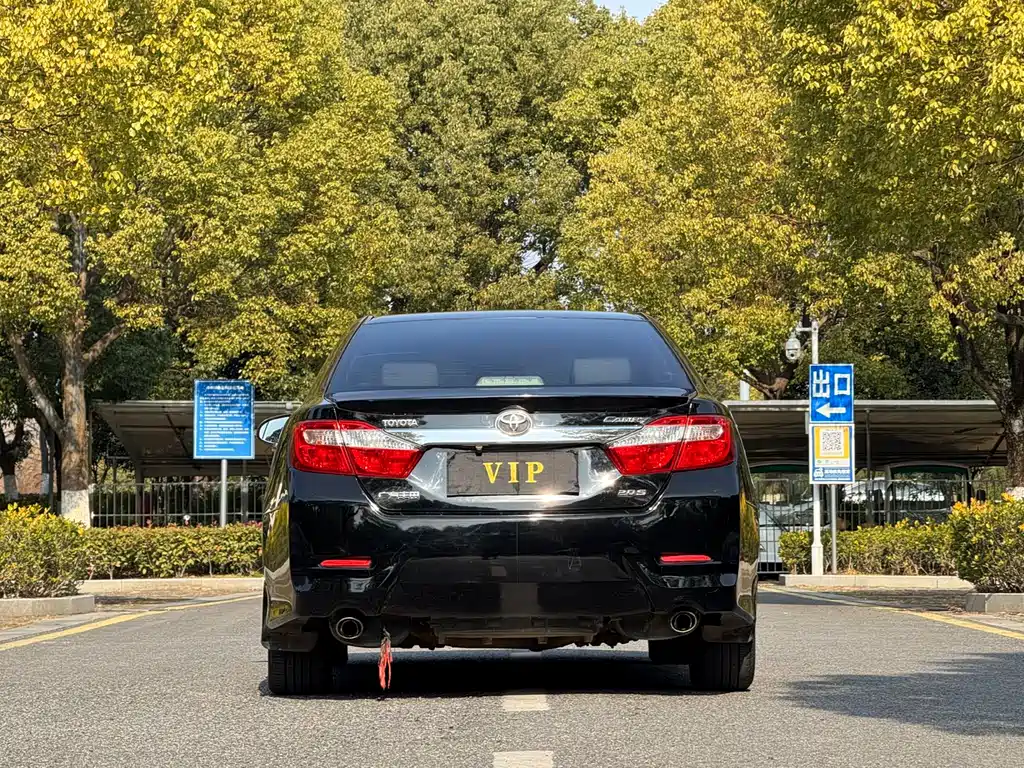 Toyota Camry 2013 — фото 6