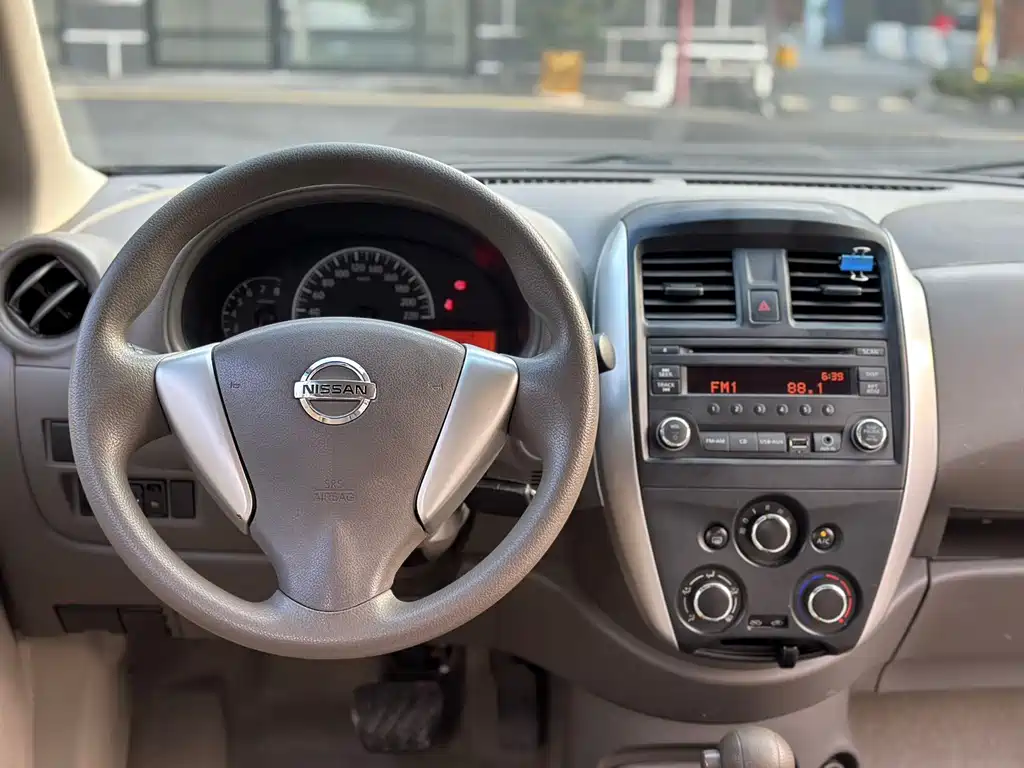 Nissan Sunny 2015 — фото 3