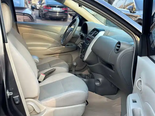 Nissan Sunny 2014