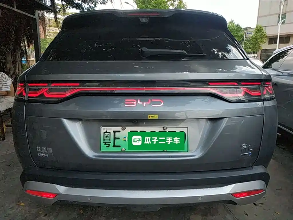 BYD L DM-i 2025 — фото 6