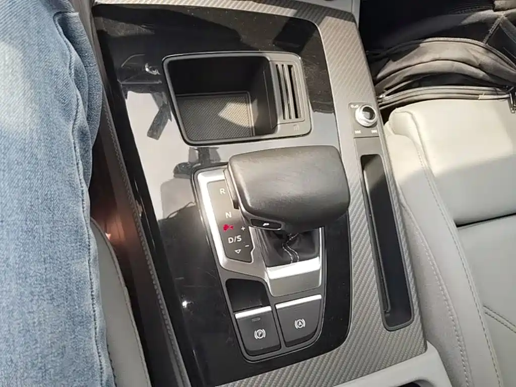 Audi Q5L 2021 — фото 14