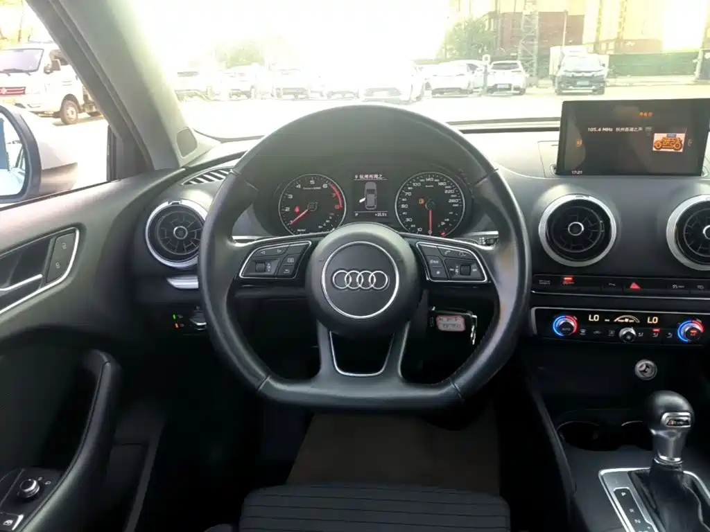 Audi A3 2017 — фото 11
