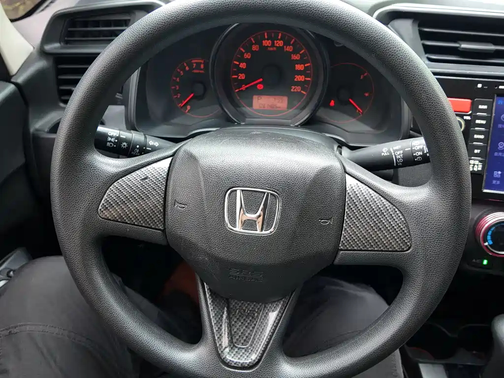 Honda Fit 2018 — фото 41