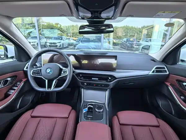 BMW i3 2025