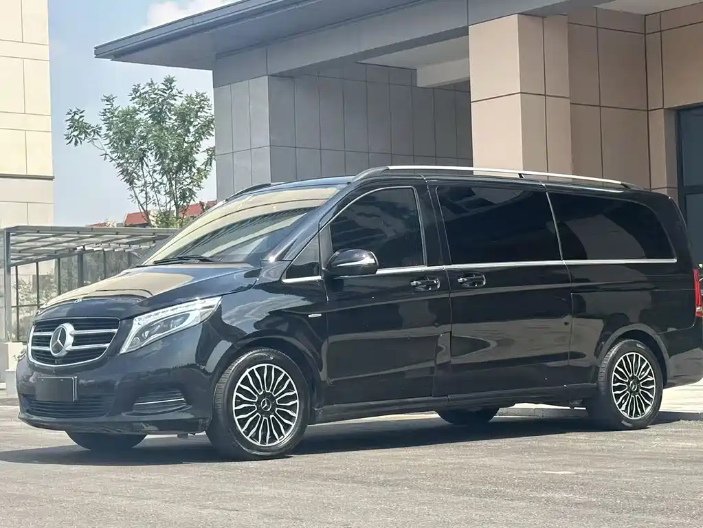 Mercedes-Benz V-Class 2017 — фото 2