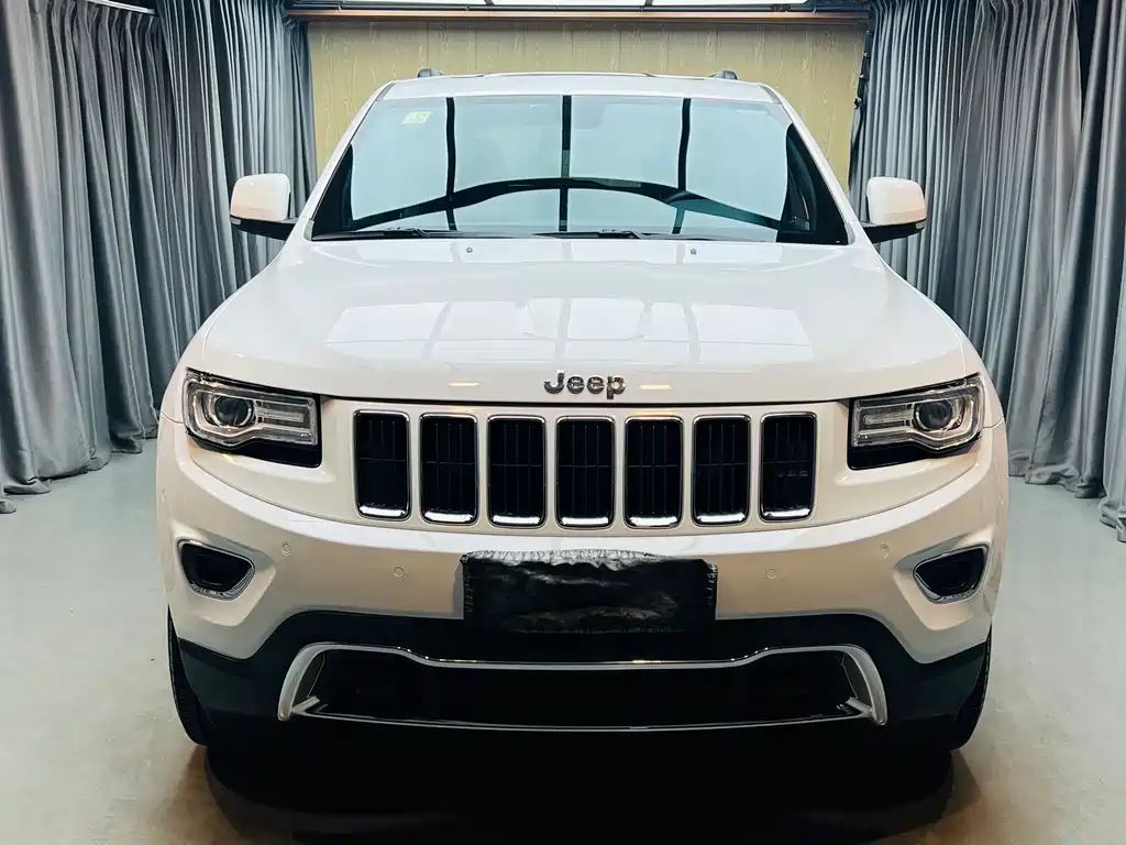 Jeep Grand Cherokee 2015 — фото 2