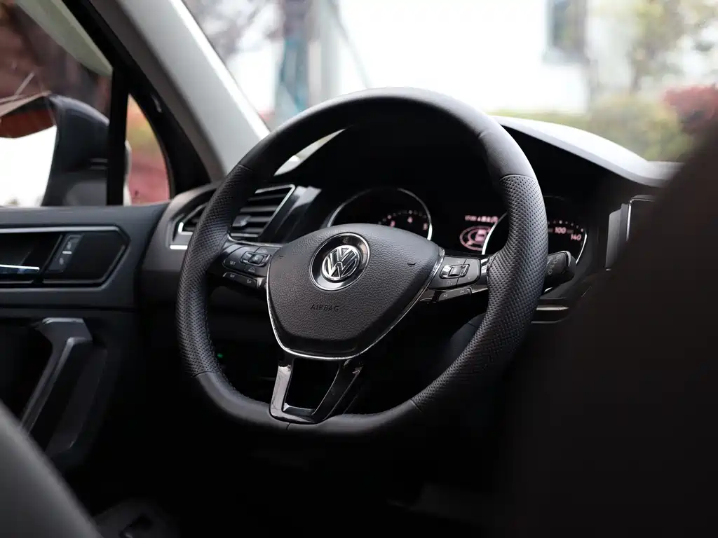 Volkswagen Tiguan L 2017 — фото 24