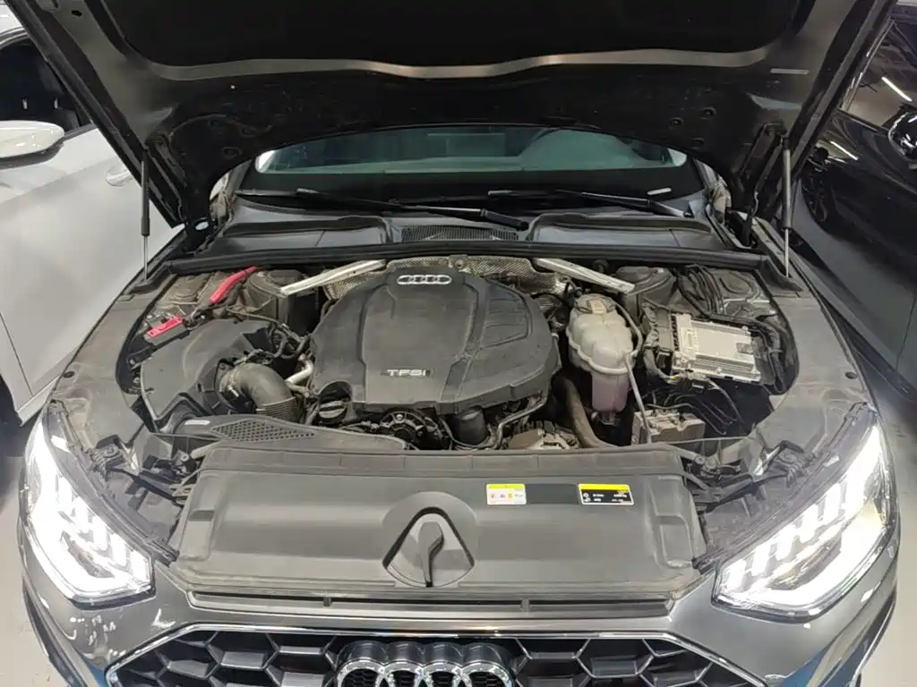 Audi A4L 2021 — фото 10