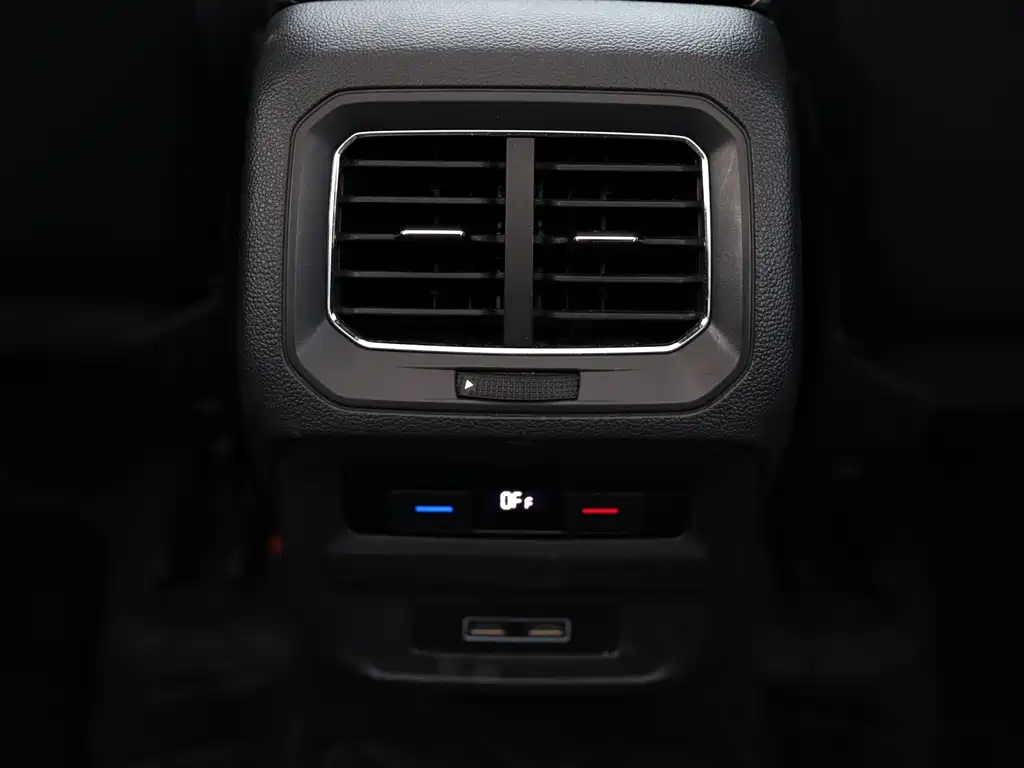 Volkswagen Tiguan L 2017 — фото 25