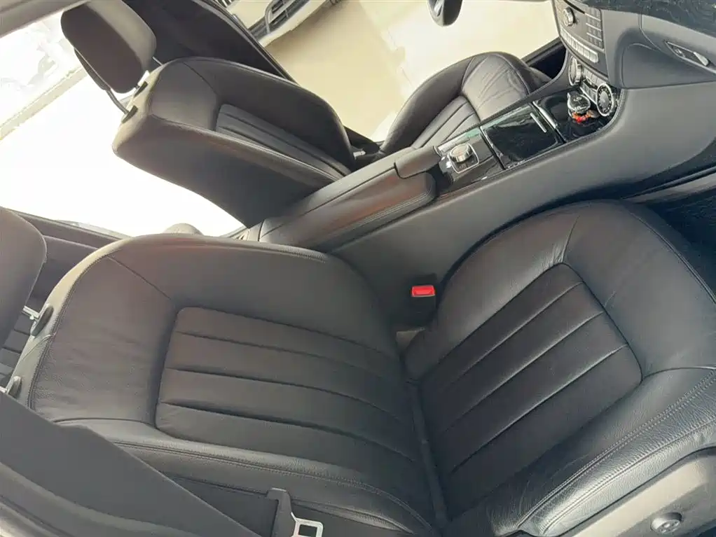 Mercedes-Benz CLS 2015 — фото 25