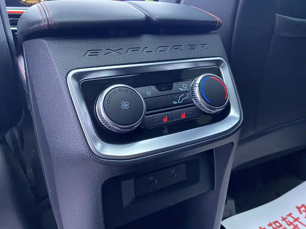 Ford Explorer 2023 — фото 17