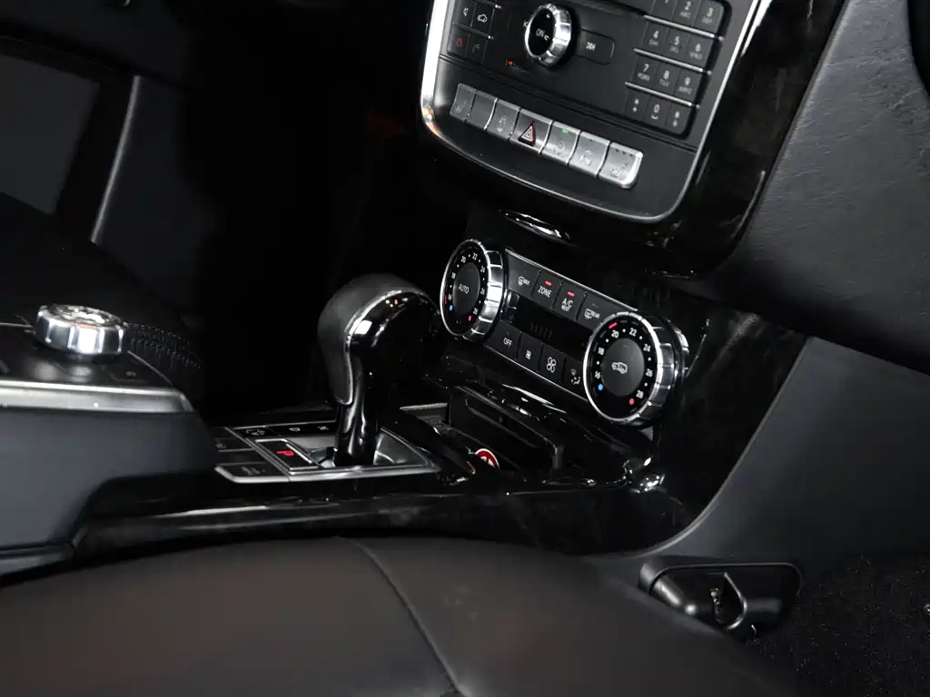 Mercedes-Benz G-Class 2017 — фото 19