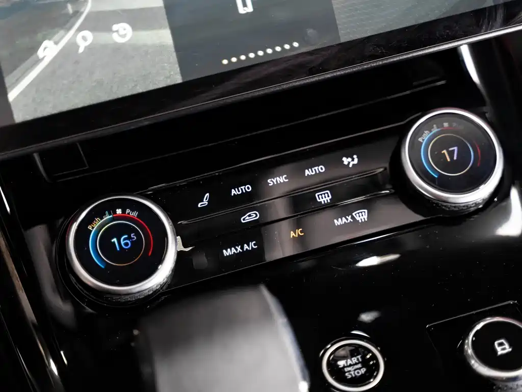 Land Rover Sport 2023 — фото 12