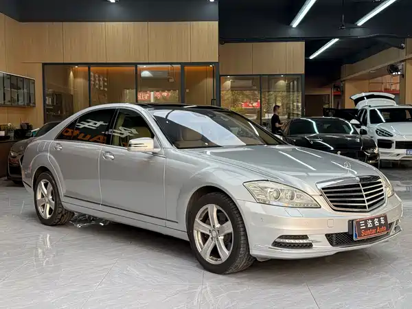 Mercedes-Benz S-Class 2010