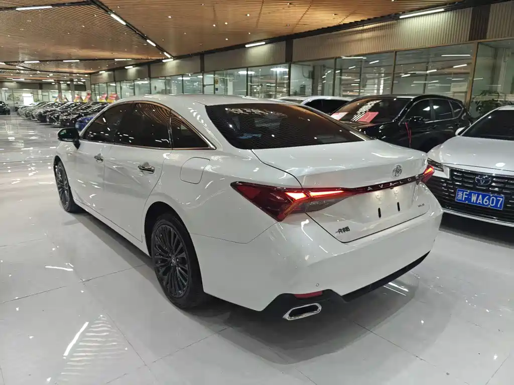 Toyota Avalon 2020 — фото 16